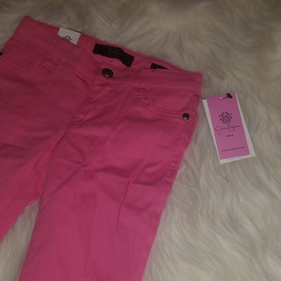 Jessica Simpson - Picture 2 of 5